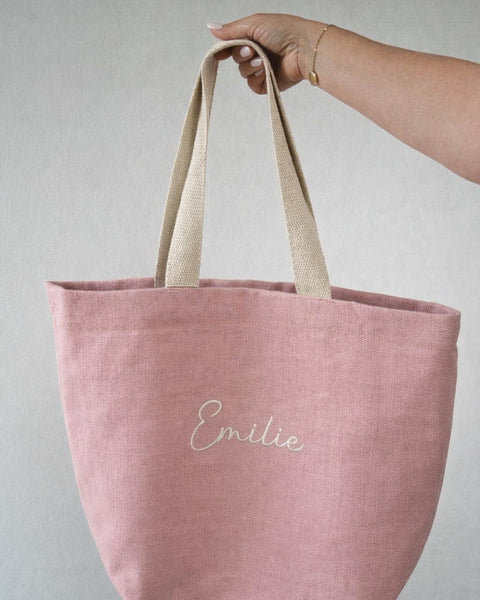 gepersonaliseerde jute draagtas met de naam Emilie geborduurd 