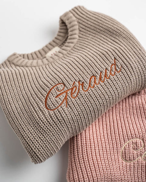 gebreide trui met naam geborduurd
