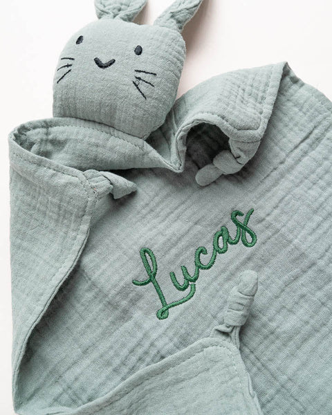 gepersonaliseerd knuffeldoekje in de vorm van een konijn