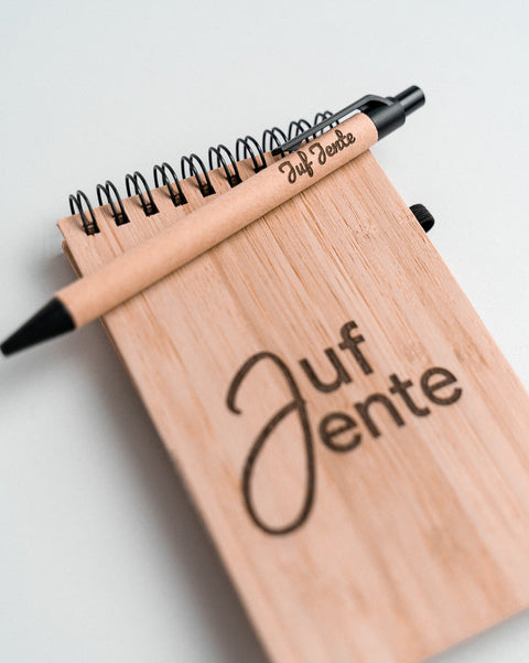 gepersonalsieerd notitieboekje met balpen