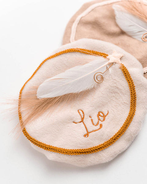 gepersonaliseerde pietenmuts met naam geborduurd in handgeschreven lettertype