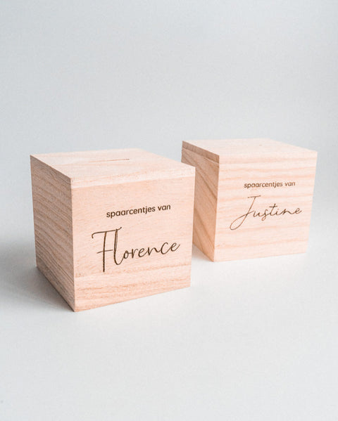 gepersonaliseerd houten spaarpotje met naam gegraveerd 