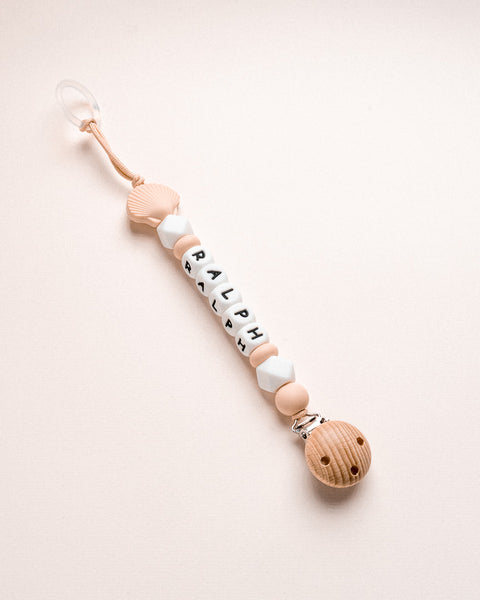 gepersonaliseerd speenkoordje met silicone schelp kraal