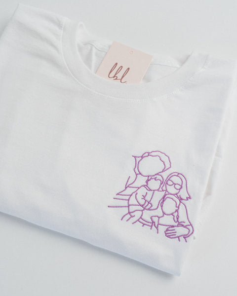geborduurd tshirt met lijntekening omgezet van een foto van een gezin